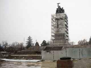 Демонтажът на Паметника на съветската армия официално започва обяви пред