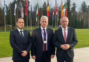  Калин Стоянов на тристранната среща с вътрешните министри на Австрия и Румъния Герхард Карнер и Каталин Предою по време на Залцбургския форум в Словения