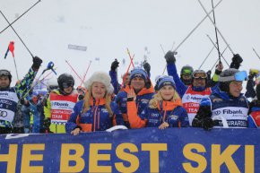 Банско откри ски сезон 2023/2024 с много сняг, награди, забавления, музика и заря