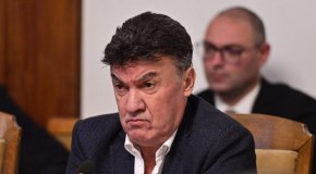 Борислав Михайлов, който в началото на декември миналата година подаде оставка като президент на БФС, е входирал днес жалба в Софийския градски съд срещу решение на служител от Търговския регистър.