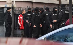 Васил Божков е придружен от полицията за разпит като свидетел, обясни адвокатът му Георги Гатев пред медиите след акция на МВР в имоти на бизнесмена.