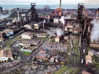 Производителят на стомана Tata Steel планира да затвори доменните пещи