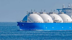 Катар забавя доставки на втечнен газ за Европа заради кризата в Червено море 