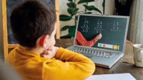Училищата в Софийската област преминават на онлайн обучение
