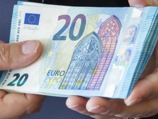 Броят на фалшивите евробанкноти в обращение в Германия се е