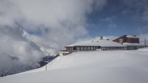 Швейцарски хотел забранява на евреите да карат ски