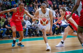 Мъжкият национален отбор на България по баскетбол записа една от най-великите победи в своята история, след като надигра световния шампион Германия с 67:62 в зала Арена Ботевград в двубой от квалификациите за ЕвроБаскет 2025.