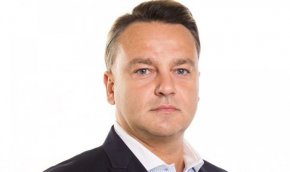 Специалистът по спортно право Георги Градев, който е кандидат за президент на Българския футоблен съюз, агитира всички негови конкуренти да се обединят зад една фигура - Стилян Петров и да не се явяват на Конгреса на 15 март.
