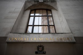 Шестият българин, обвинен във Великобритания в шпионаж в полза на Русия - Тихомир Иванчев, се е яви днес лично пред Уестминстърския магистратски съд в Лондон.