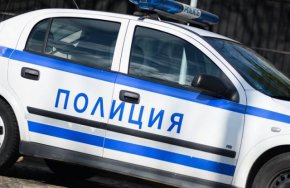 Въоръжени с бухалки мъже пребиха възрастно семейство в ранчо край Благоевград, предаде Нова.