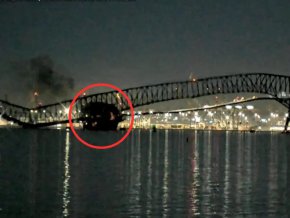 Мостът "Франсис Скот Кий" в Балтимор се срути във вторник сутринта, след като в него се удари нещо, което изглеждаше като голям товарен кораб