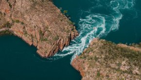 Австралия забранява лодките през свещените хоризонтални водопади на залива Талбот 