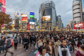 Според ново проучване след 500 години всички японски граждани ще имат едно и също фамилно име, освен ако на брачните двойки не бъде разрешено да използват отделни фамилни имена