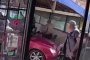 2-годишно дете подкара колата на баща си и се вряза в заведение в Монтанско