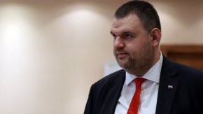 ДПС няма да работи с ППДБ, ако се докаже връзката им с контрабандата в митниците: Пеевски
