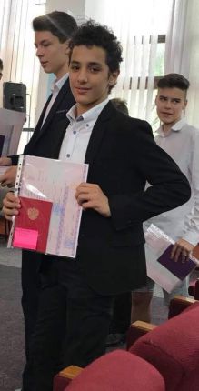  Дипломира се Едмонд Назарян