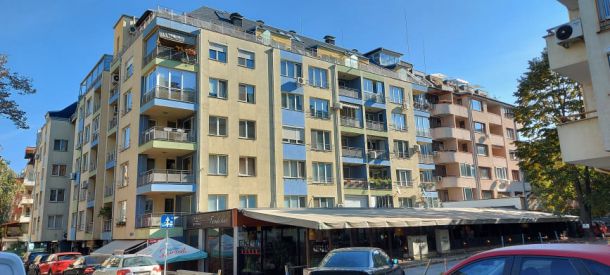  9 ½-етажен блок израстна в Борово, където незаконни са повече от 5 нива, а уж Район Кр.село се бори с презастрояването