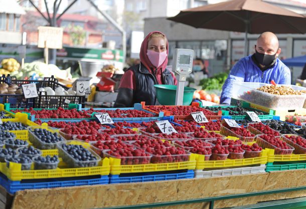 Хубавите пазари в южна София са по-сигурни от магазините, взети са отлични К19-мерки