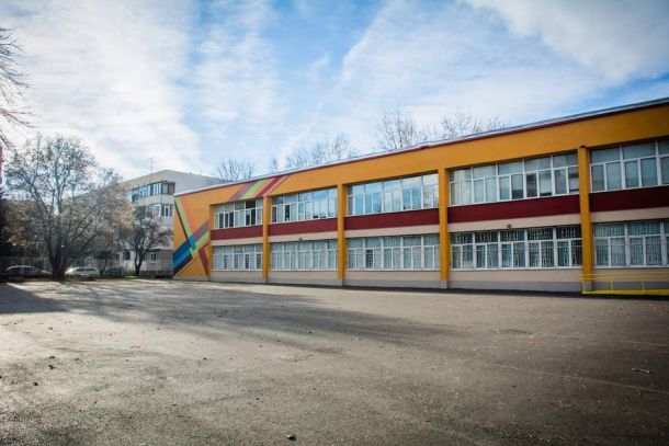 Обновихме детска градина №90 и 102 Основно училище Панайот Волов: Фандъкова
