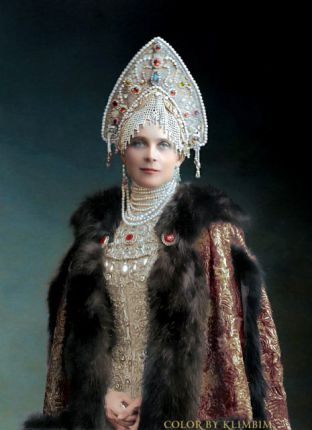 Ослепителни снимки съживиха легендарния бал на Романов от 1903 г