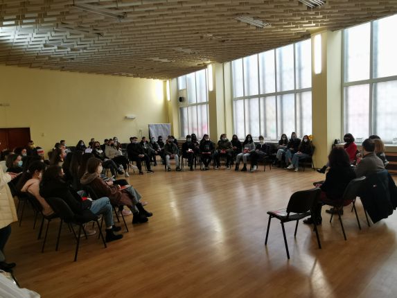 Кметът на София дискутира медийната грамотност и фалшивите новини с 9-класници в 30-о училище