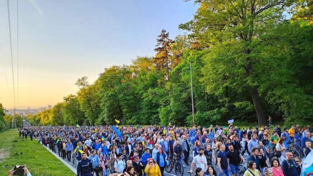 Голямо шествие в подкрепа на Украйна разтърси София