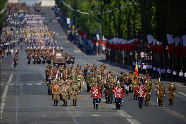 Български гвардейци поведоха за първи път парада за националния празник на Франция – Деня на превземането на Бастилията.