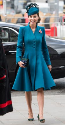 Кейт променя стила си към кралически