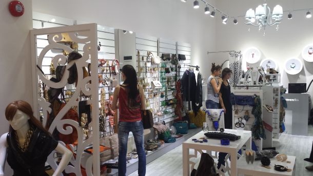 Магазин с обеците на Николета отвори в Парадайз център