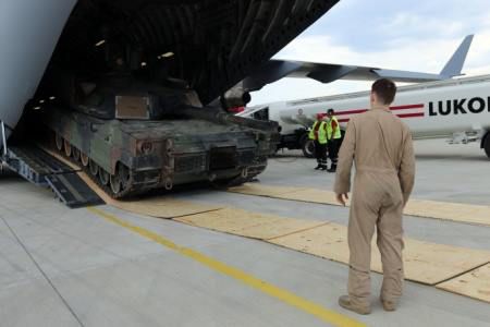 Американски танкове пристигат в България