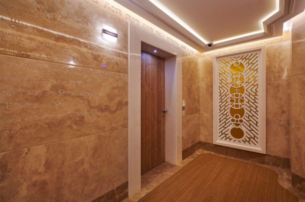 Цветанов има нов 240 м2 апартамент- етаж със собствен асансьор на цена за панелка