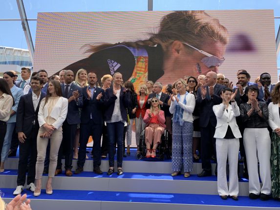 Стефка Костадинова сред легендите при откриването на Олимпийския дом 