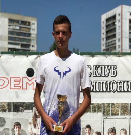 Симеон Терзиев с втора поредна титла от турнир на ITF