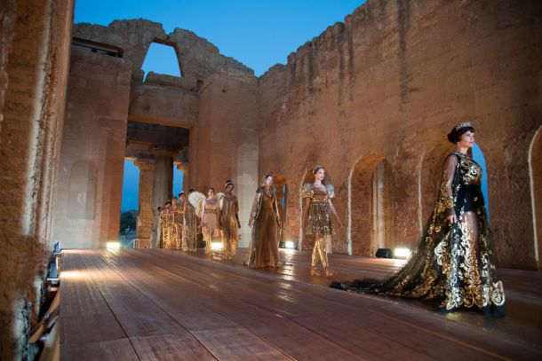    Dolce & Gabbana Alta Moda - в Долината на храмовете