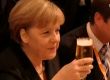 Заляха Меркел с бира
